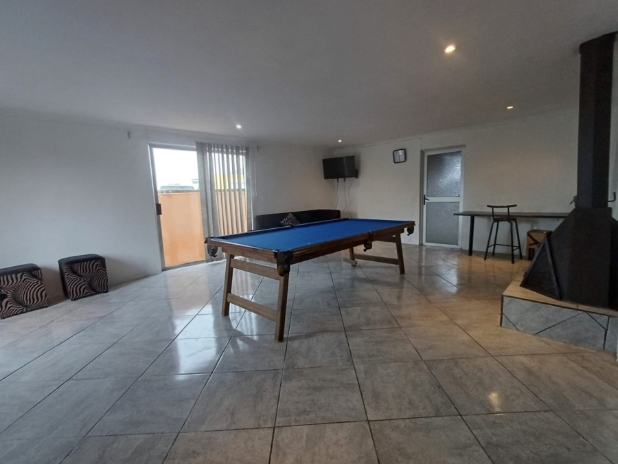 5 Bedroom Property for Sale in Electric City Western Cape